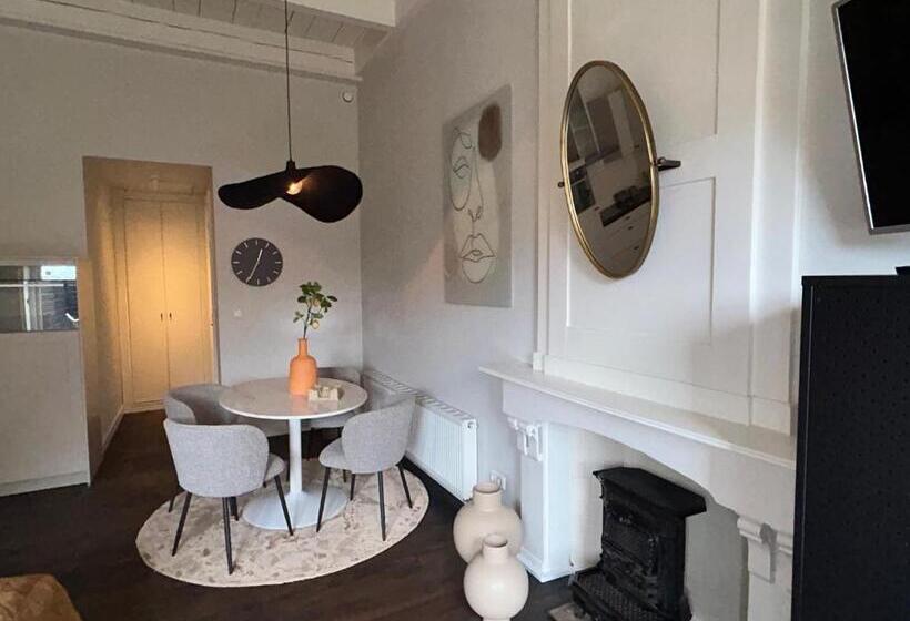 בית מלון כפרי Stadsherberg Sneek