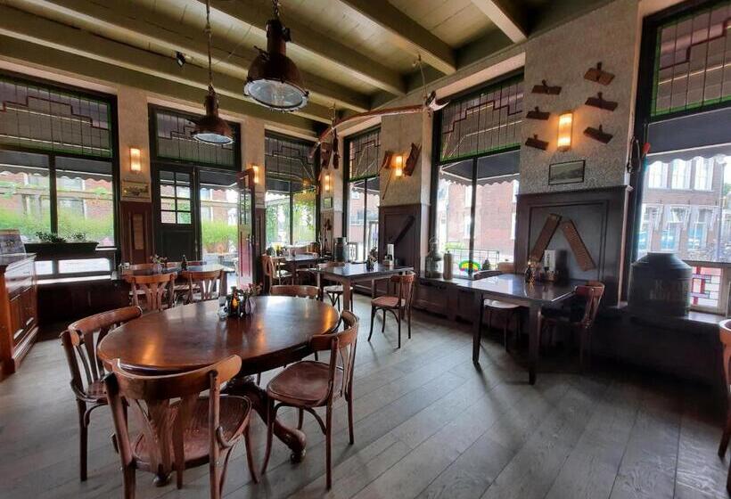 בית מלון כפרי Stadsherberg Sneek