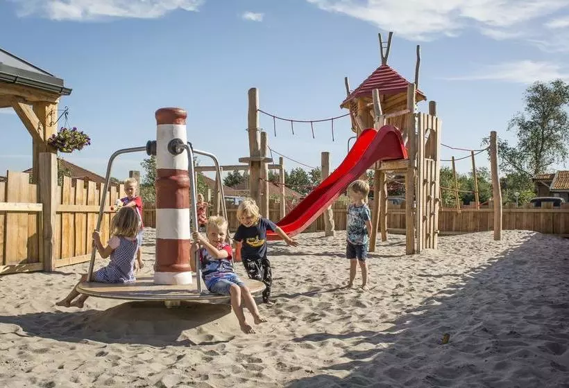 リゾートホテル Vakantiepark Dennenoord