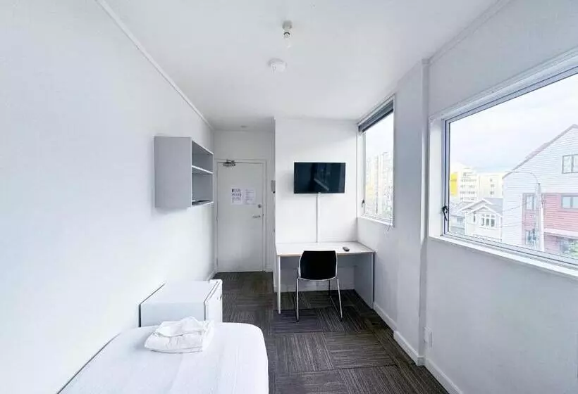 140 Ghuznee Hostel