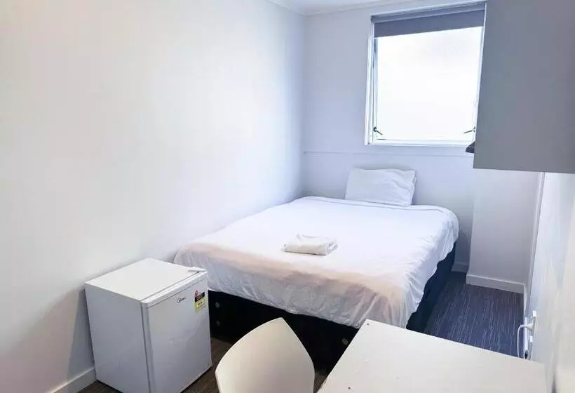 140 Ghuznee Hostel