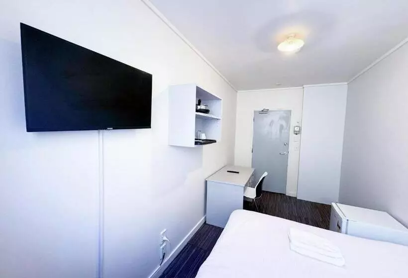 140 Ghuznee Hostel