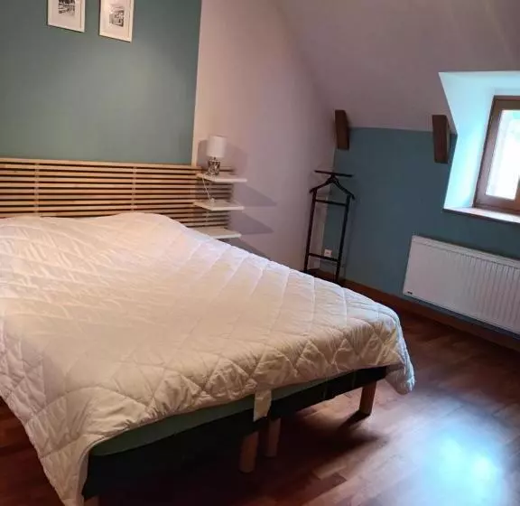 Aamiaismajoitus (B&B) Hameau De Loches