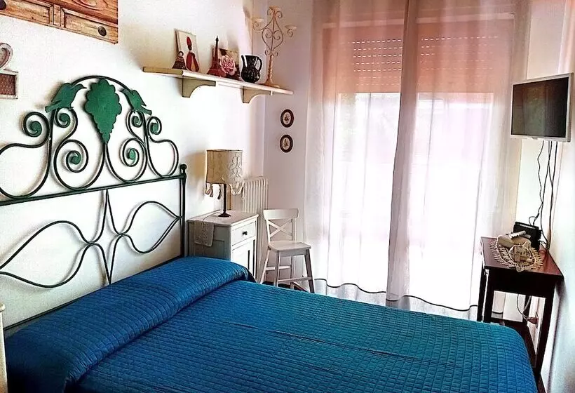 تختخواب و صبحانه Il Giardino Del Sole