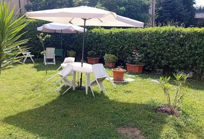تختخواب و صبحانه Il Giardino Del Sole