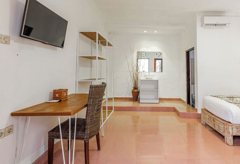 Отель Capital O 93944 Geweka Homestay