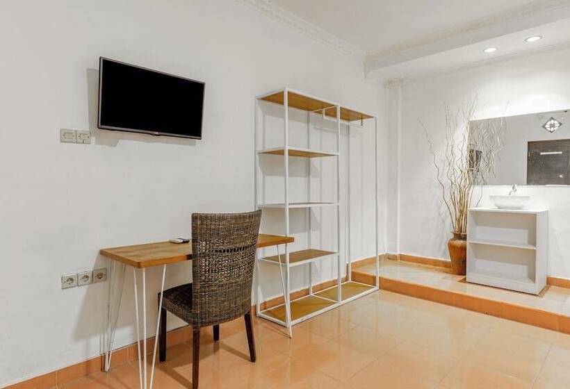 Отель Capital O 93944 Geweka Homestay