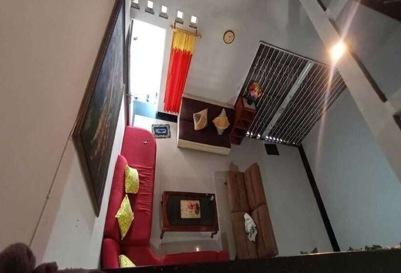 فندق Oyo 93963 Homestay Kita Purworejo