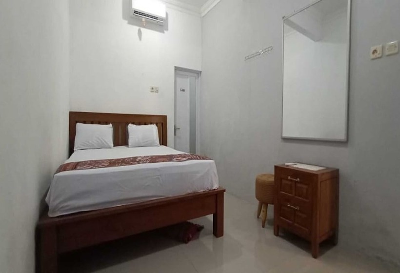 فندق Oyo 93963 Homestay Kita Purworejo