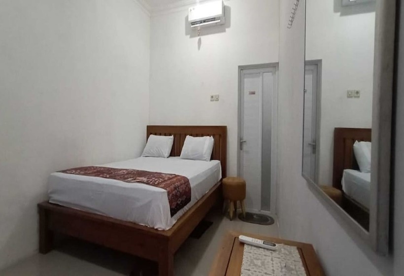 فندق Oyo 93963 Homestay Kita Purworejo