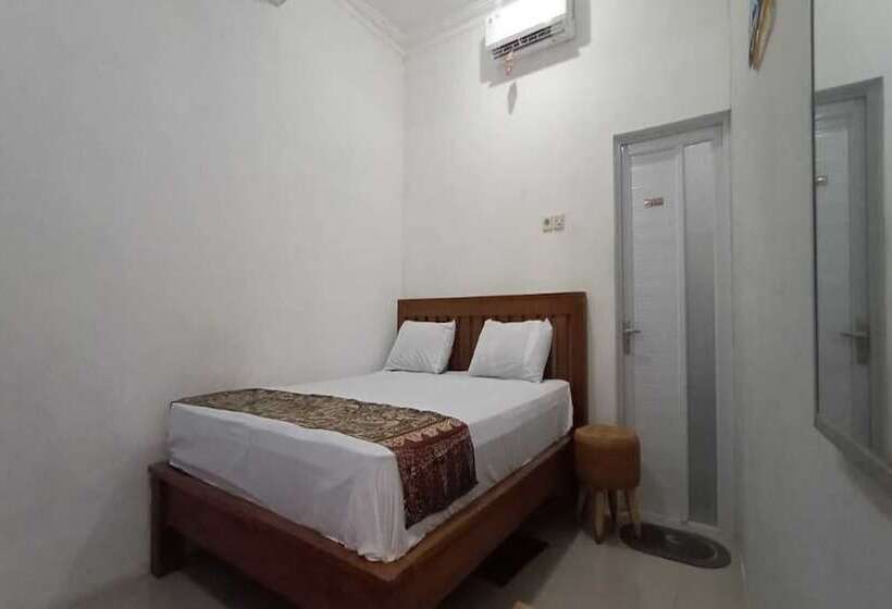 فندق Oyo 93963 Homestay Kita Purworejo