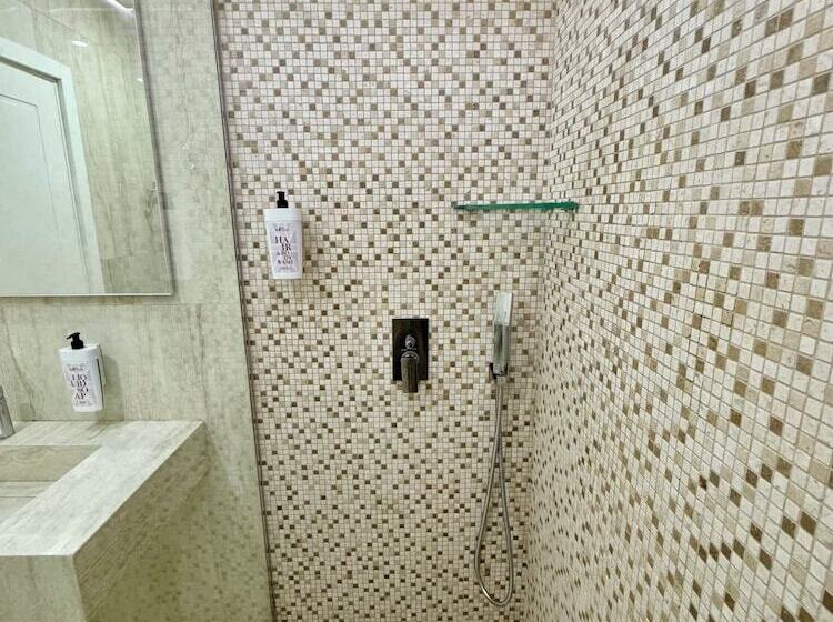 בית מלון כפרי Britania