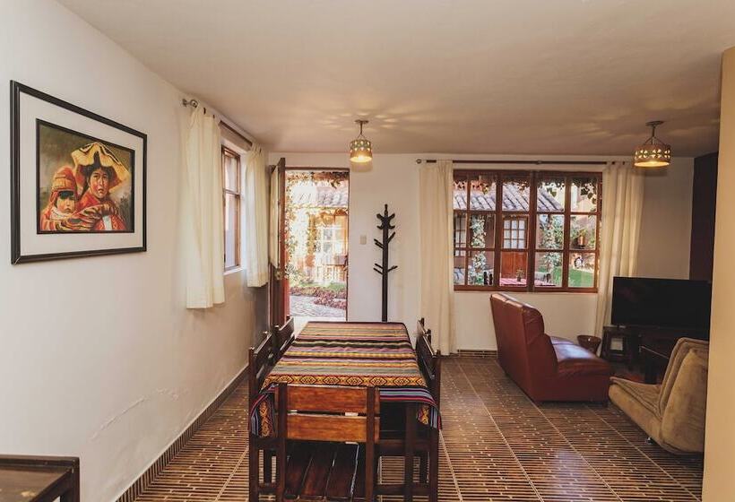 فندق Kutimuy Lodge