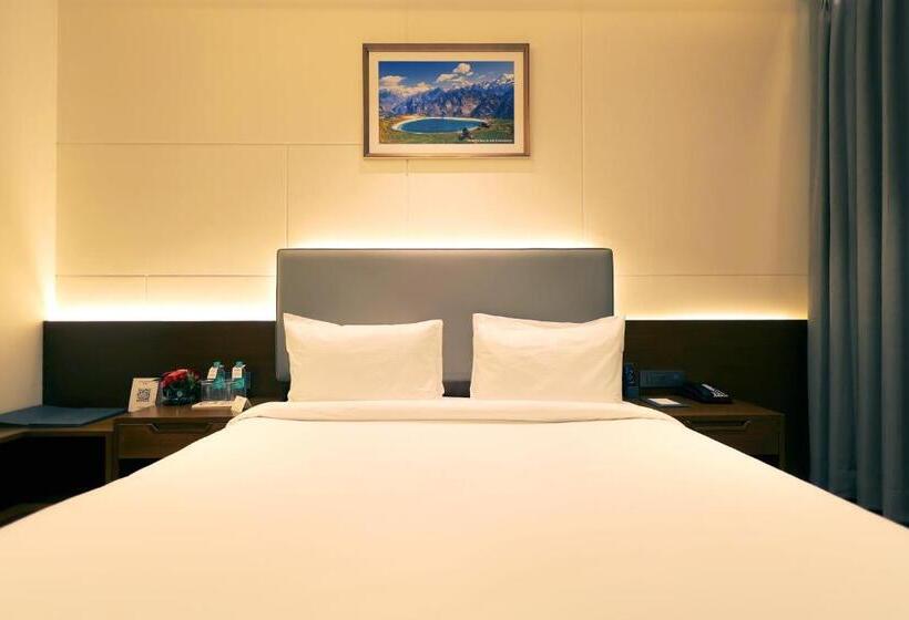 בית מלון כפרי Pride Elite Haridwar Near Haridwar Railway Station