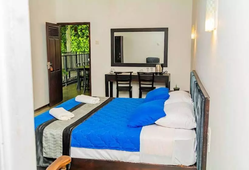 Retkeilymaja Shico Transit