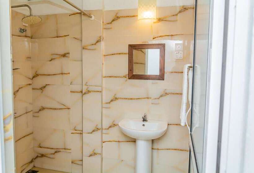 فندق صغير Shico Transit