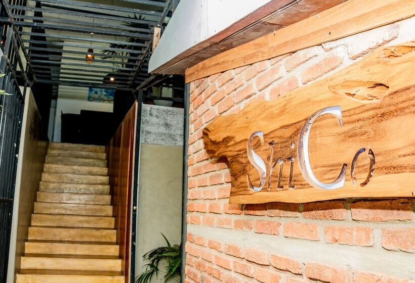 فندق صغير Shico Transit