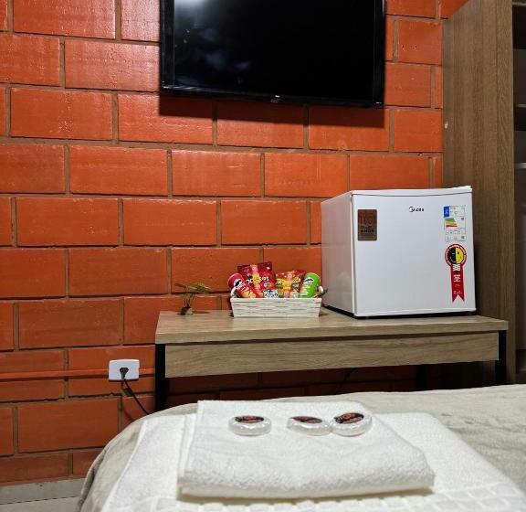 Отель Na Rodovia Castelo Branco