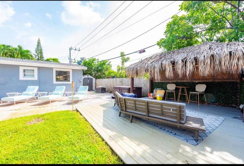 Schronisko Philllips Tropical Paradise