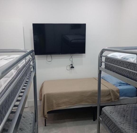 Schronisko Philllips Tropical Paradise