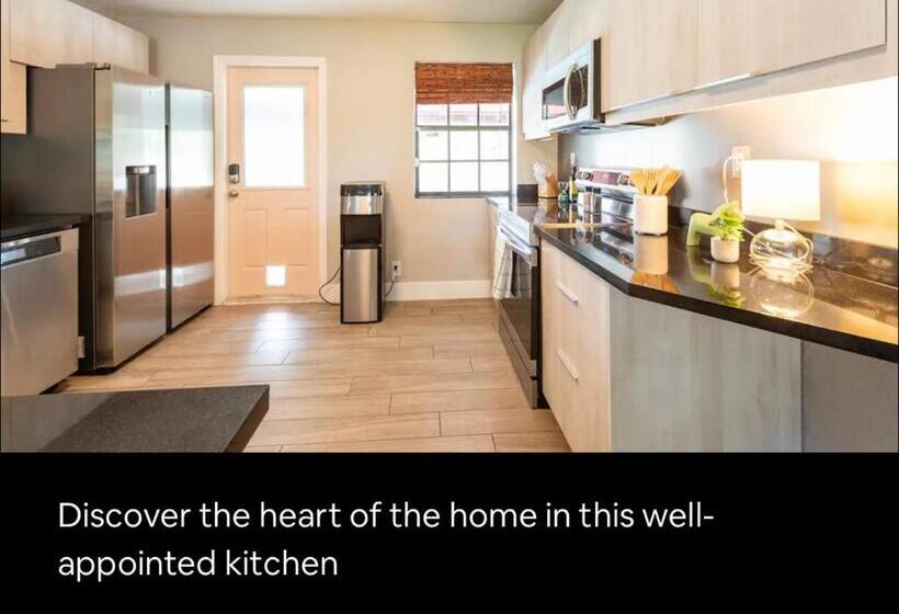 Schronisko Philllips Tropical Paradise