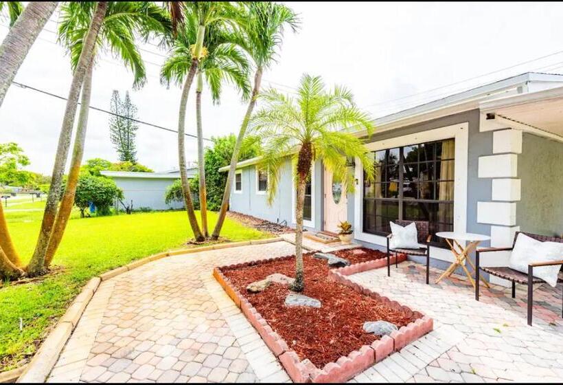 Schronisko Philllips Tropical Paradise