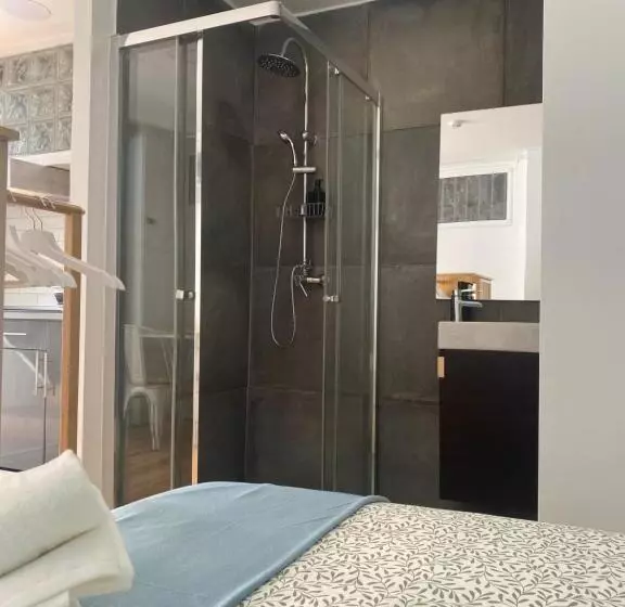 هاستل Terrace House