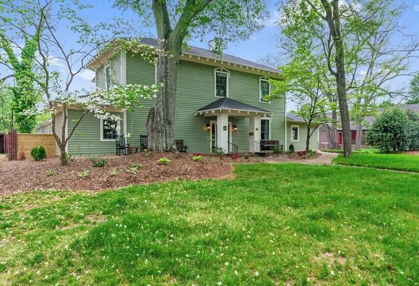 ベッドアンドブレックファースト The Opal And West House