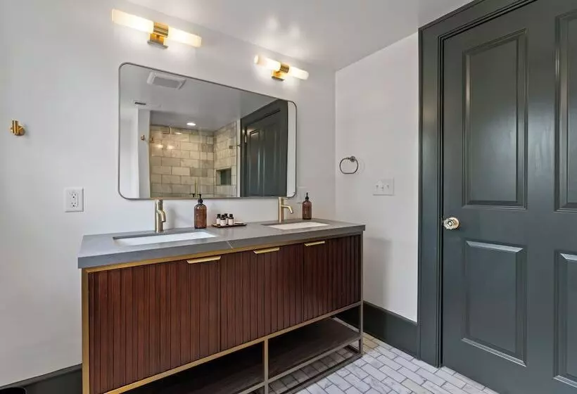 ベッドアンドブレックファースト The Opal And West House