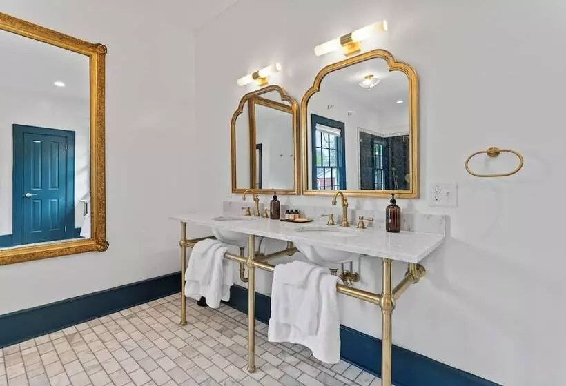 ベッドアンドブレックファースト The Opal And West House