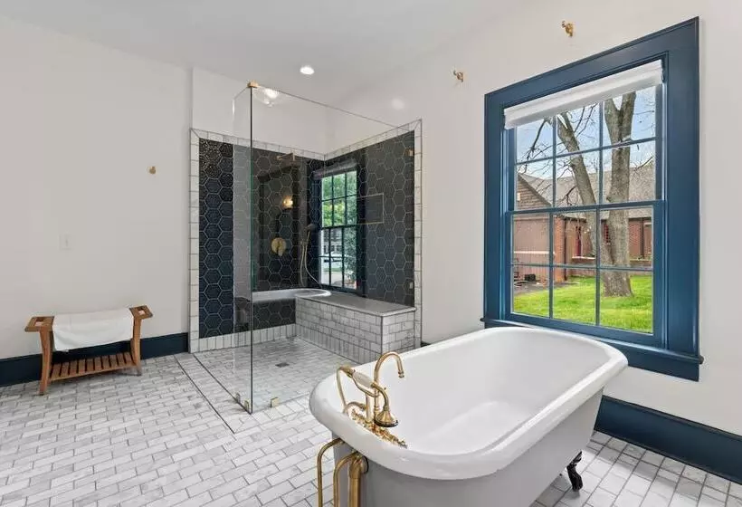 ベッドアンドブレックファースト The Opal And West House