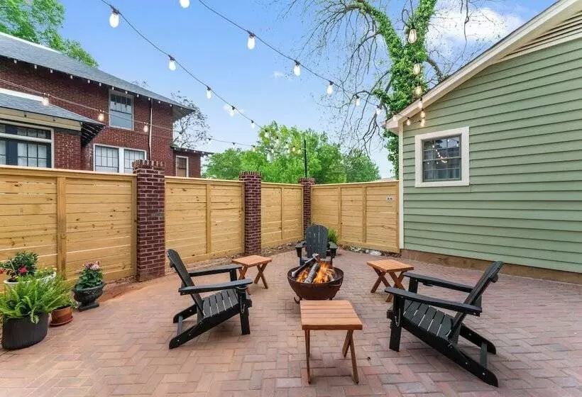 ベッドアンドブレックファースト The Opal And West House