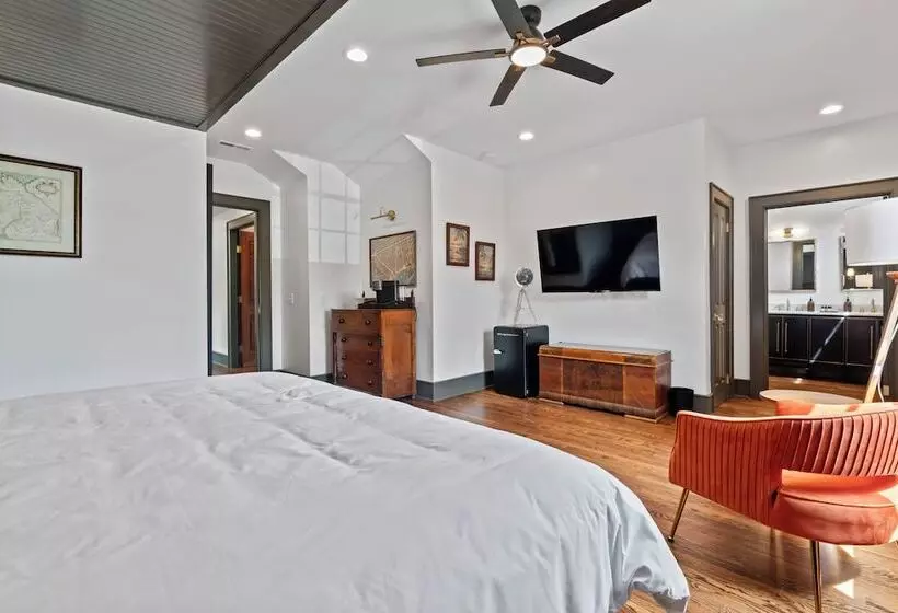 ベッドアンドブレックファースト The Opal And West House