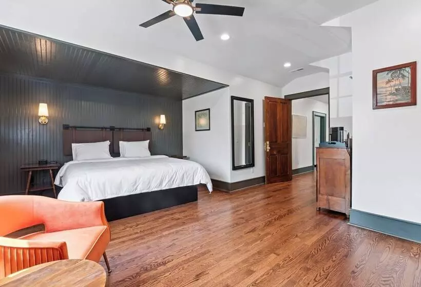 ベッドアンドブレックファースト The Opal And West House