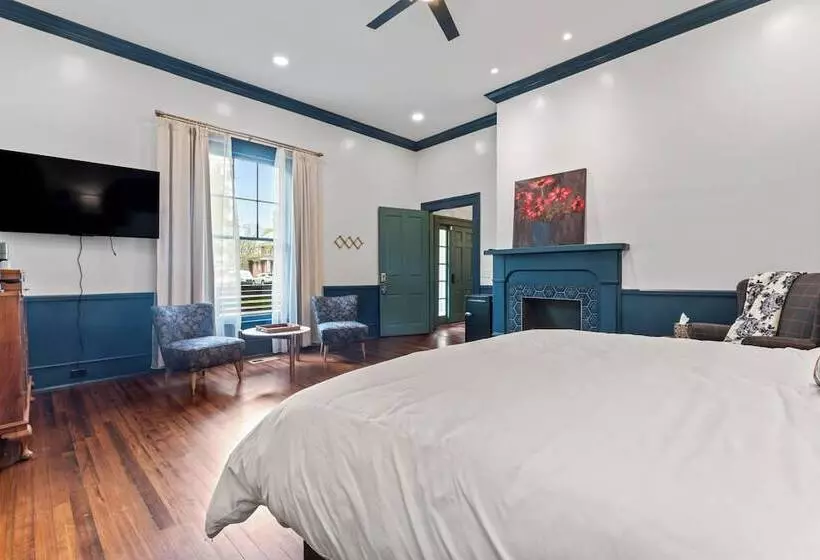 ベッドアンドブレックファースト The Opal And West House