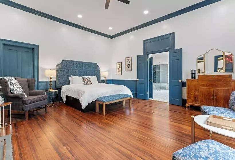 ベッドアンドブレックファースト The Opal And West House