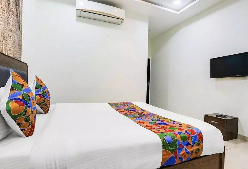 Fabhotel Johar Inn