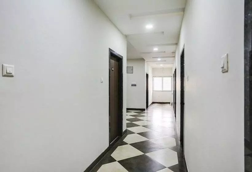 Fabhotel Johar Inn