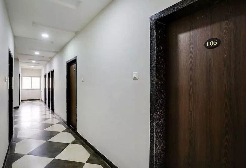 Fabhotel Johar Inn