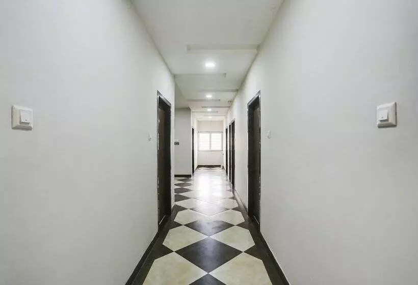 Fabhotel Johar Inn