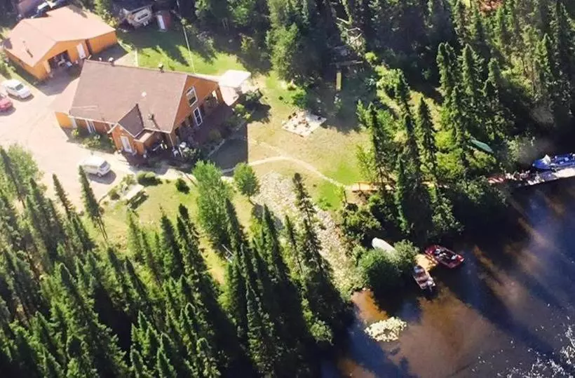 تختخواب و صبحانه Gîte De La Rivière