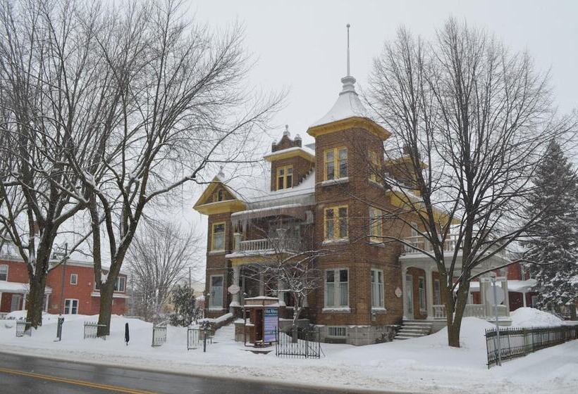 민박 Le 100 St Laurent