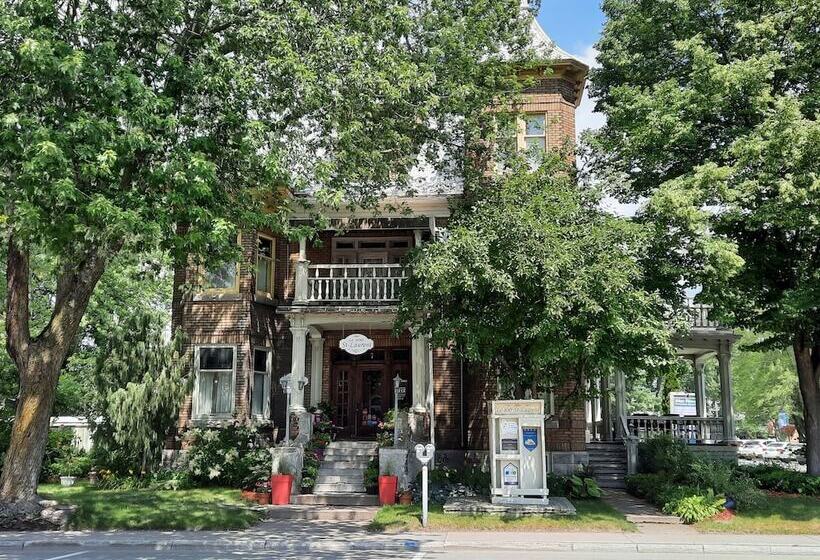 민박 Le 100 St Laurent