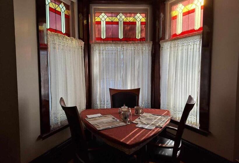 민박 Le 100 St Laurent