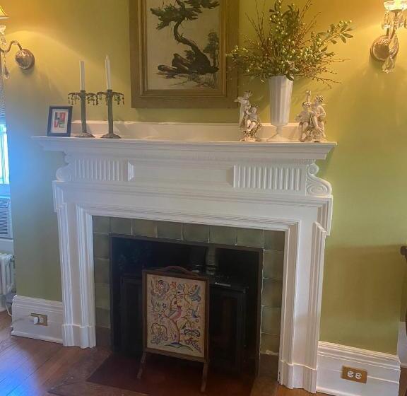 住宿加早餐 Montrose Inn