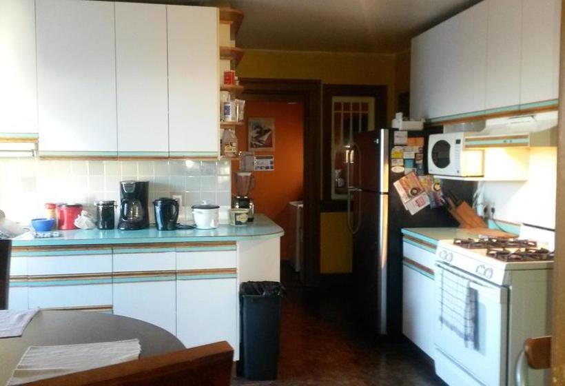 Bed and Breakfast Nisku Guest House