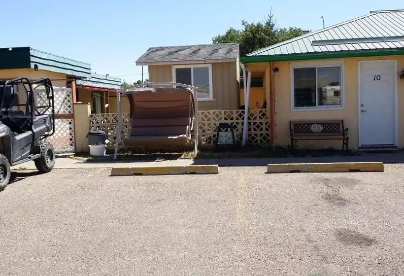 Century Ii Motel