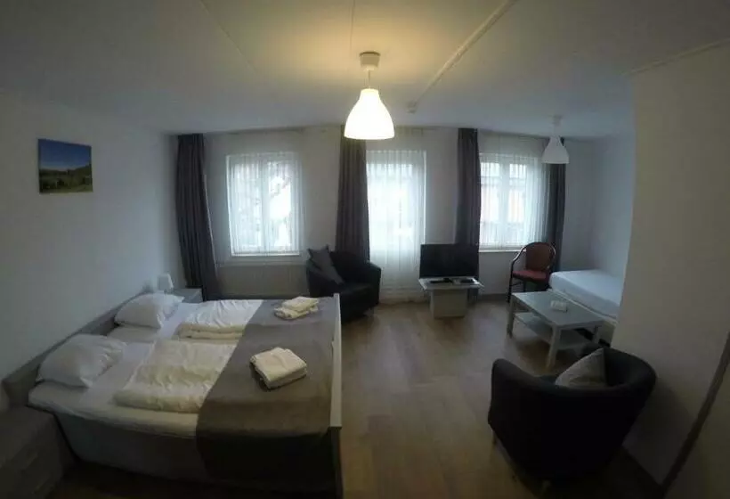 Hotelli Gasterij Berg En Dal