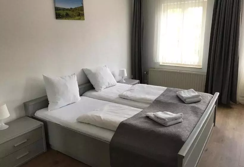 Hotelli Gasterij Berg En Dal