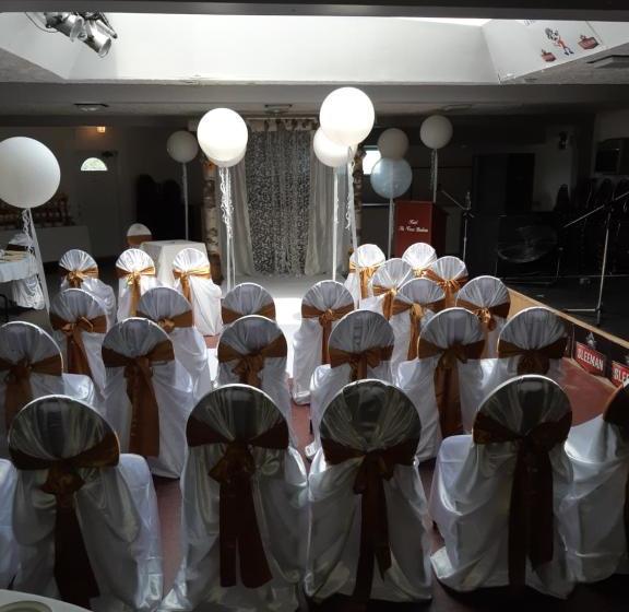 فندق Hôtel Aux Vieux Bardeaux